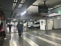 -中山公园-龙之梦停车场