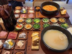 -银米·云南传统过桥米线(双廊黑金冠店)