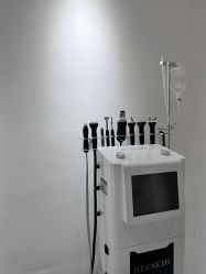 -康美贞·痘肌养护管理中心