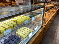 面包甜点陈列柜-南宋胡记(杭州河坊街店)