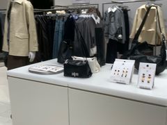 -URBAN REVIVO(七宝领展广场店)
