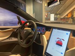 -TESLA 特斯拉(上海太古汇体验店)