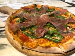 帕尔玛火腿配火箭生菜披萨-at cafe 意大利餐厅(集美店)