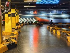 -极限PLAY运动娱乐新世界·团建派对潮玩休闲馆·室内蹦极高空游乐园