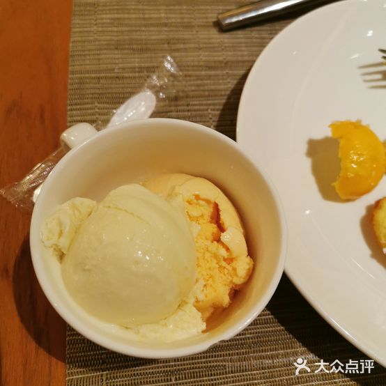 哈尔滨JW万豪酒店咖啡室自助餐厅