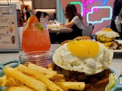 Dazzling&nbsp;和牛堡-Dazzling Cafe 蜜糖吐司专卖店