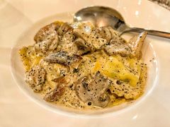 意式菠菜芝士饺配奶油蘑菇酱-La Tavernetta(Bar à Vin)(乌鲁木齐路店)