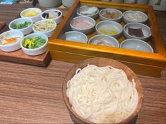 -良米山·云南野生菌过桥米线(上海首店)