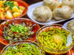 -李与白包子铺(桐梓林店)