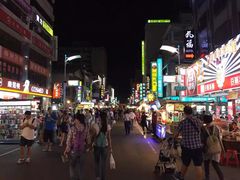 -六合夜市
