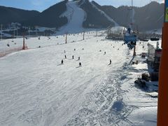 -丝绸之路山地度假区滑雪场