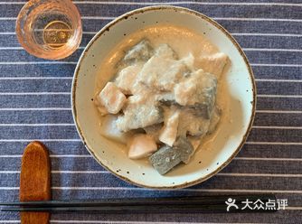 最近酒粕一直很火，养颜美容，用来煮肉类去腥又嫩肉