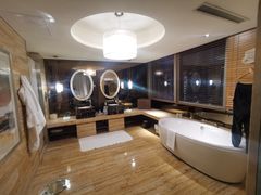 -北京朝阳悠唐皇冠假日酒店