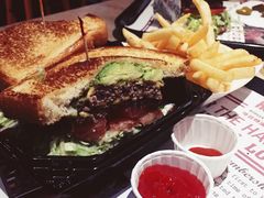 -The Habit Burger Grill 哈比特汉堡(复兴soho店)