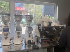 -HUGS coffee(东区店)