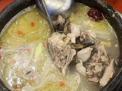-鲁朗纳麦石锅鸡庄园