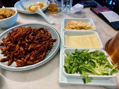 薄脆京酱肉丝-小吊梨汤·北京菜·烤鸭(双井乐成中心店)