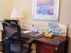 -深圳富苑皇冠假日套房酒店