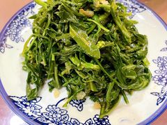 -壹阁胡羊焖饼(特色小吃街店)