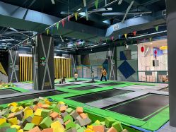 -反弹蹦床公园·亲子乐园·团建·派对(尚品奥莱店)