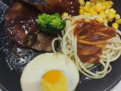-汤姆家的牛排意面披萨(新城市广场店)