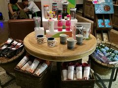 零售区-星巴克臻选(广州沙面店)