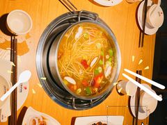 酸萝卜鸭架汤-守柴炉烤鸭(科华中路王府井店)