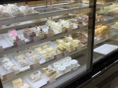 面包甜点陈列柜-凯司令西点房(虹桥路站店)