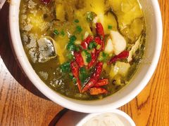 -渝是乎酸菜鱼·川渝小炒(新世界百货望京店)