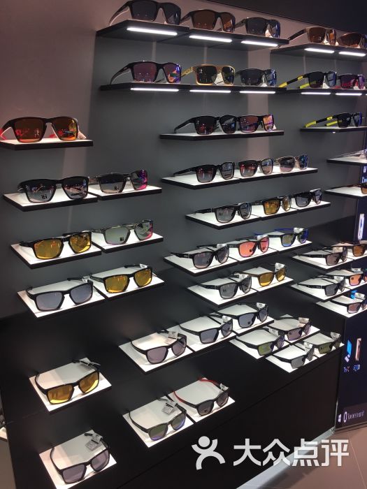 oakley上海门店图片