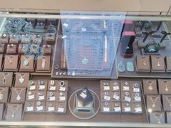 -恒一珠宝·回收黄金钻石奢侈品(灵岩南路店)