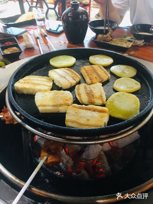 炭虎子水浒烤肉(梦时代店)馒头图片