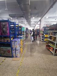 -逝水玩具折扣店