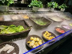 -牛里牛气· 榴莲海鲜鲜牛肉自助火锅·烤肉(横岗店)