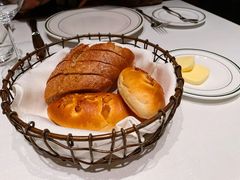 餐前包-Wolfgang’s Steakhouse 沃夫冈牛排馆(上海白玉兰广场店)