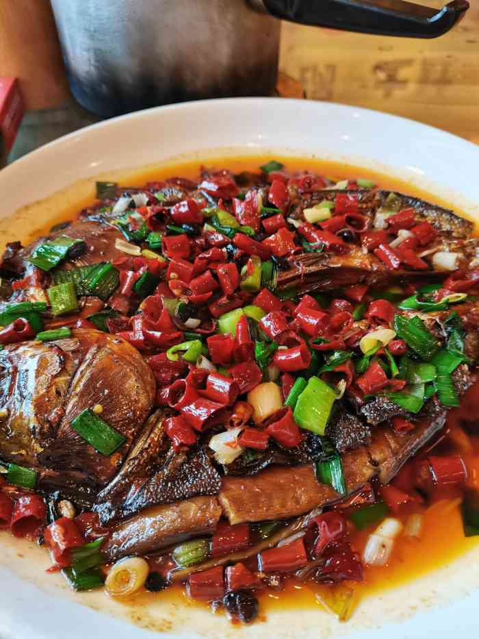 陈家小院腊鲢鱼-"[薄荷]环境: 来吃了两次都是坐在外面吃.