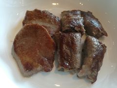 铁板牛舌和铁板牛肉卷-田舍家Inakaya(天汇igc店)