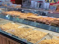 面包甜点陈列柜-赞记龙凤礼饼(广州市二宫向群宾馆店)