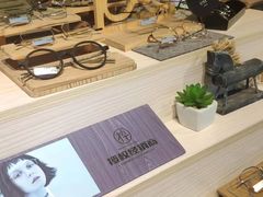 -Trend1881视光·蔡司视觉(领展广场店)