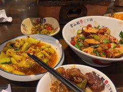 -富正毅三下锅·湘西韵味(天门山索道店)