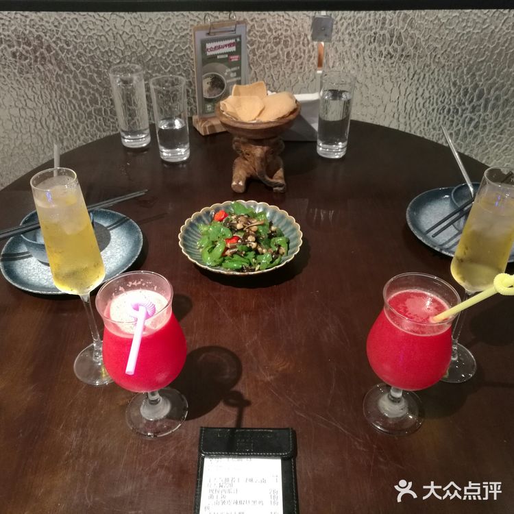 这家餐厅还挺不错。