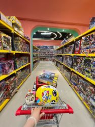 -卡通派潮品玩具折扣仓(青岛新城吾悦广场店)