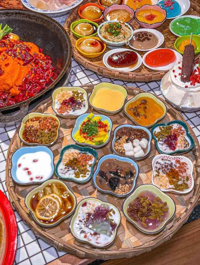 土货老火锅(洪崖洞店)-"早些年洪崖洞周围也没什么吃的,现在重庆成.