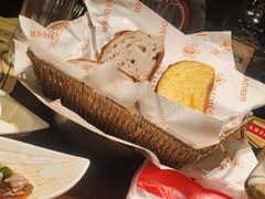 -马迭尔德式西餐精酿啤酒屋(中央大街店)
