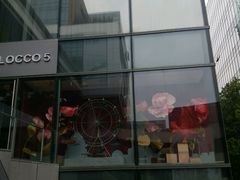 -虹桥天地-停车场