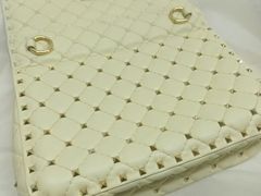 -爱革·洗衣改衣·洗鞋修鞋·洗包修包·奢侈品护理(宝地广场店)