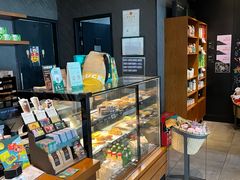 面包甜点陈列柜-星巴克(成都机场T2店)