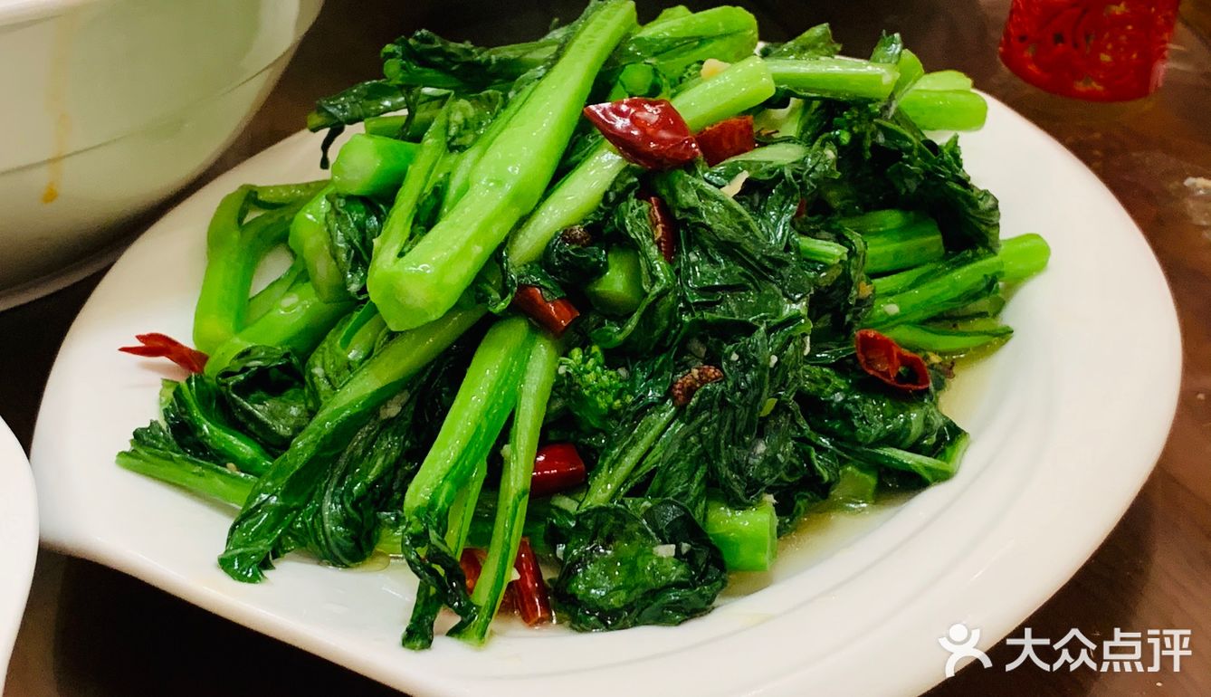 猪耳朵，牛头肉，凉粉，都不错，西湖牛肉羹，肚丝汤