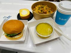 -盒马X会员店(王府井奥莱UP TOWN店)
