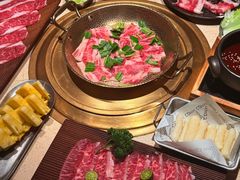 -蚂蚁洞·烤肉大营地(上海静安大悦城店)